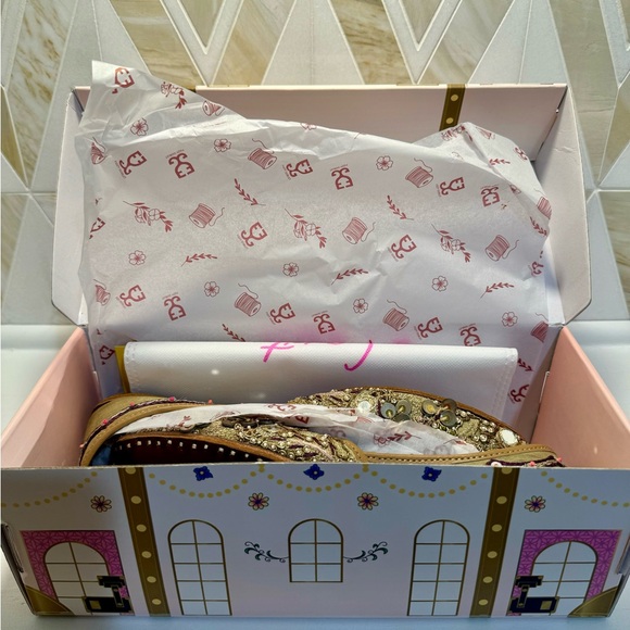 Fizzy Goblet x Payal Singhal : gold Jutti [BRAND NEW, UNWORN & ORIGINAL WRAP] - Picture 4 of 4